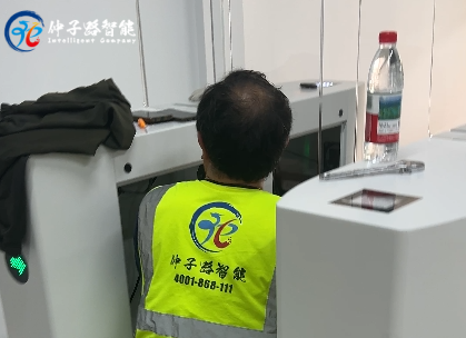 南京某無人健身房道閘系統安裝調試